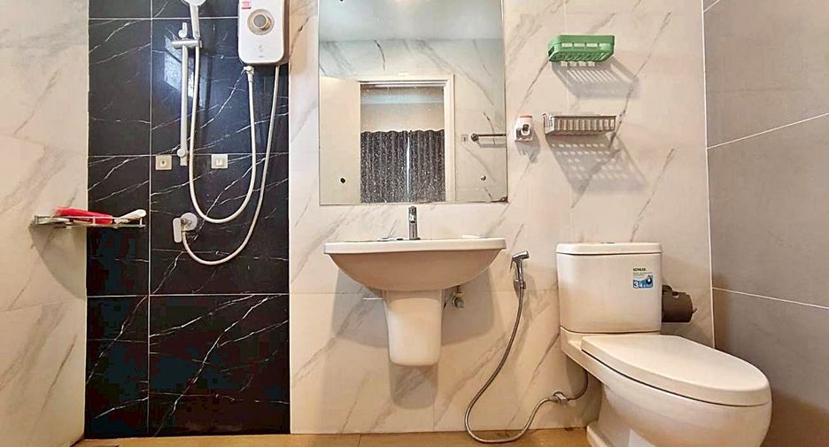 Haus zur Miete mit 4 Zimmer in Mueang Samut Prakan, Samut Prakan