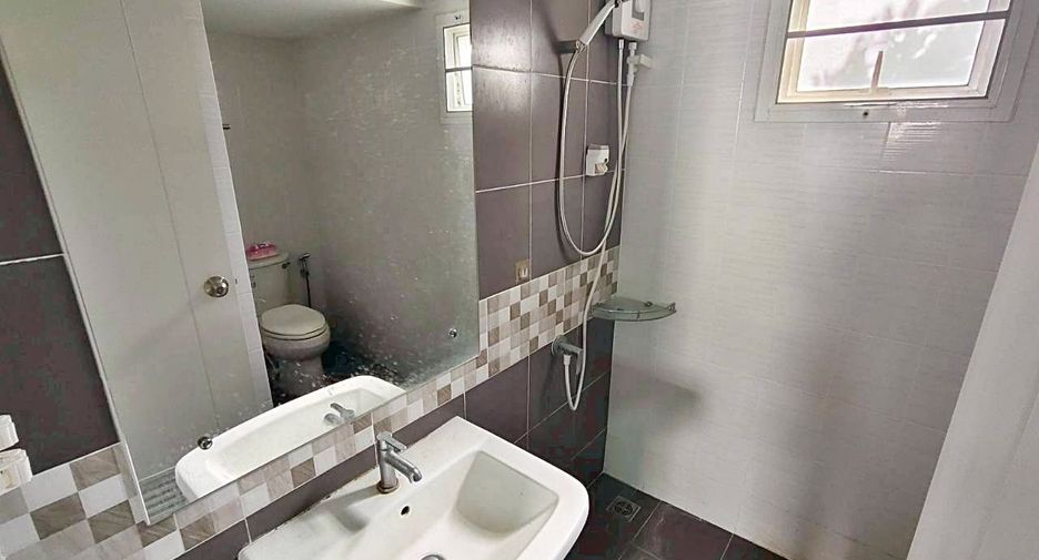 Haus zur Miete mit 4 Zimmer in Mueang Samut Prakan, Samut Prakan