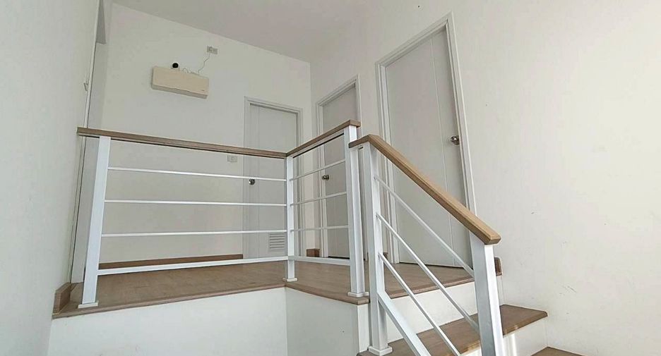 Haus zur Miete mit 4 Zimmer in Mueang Samut Prakan, Samut Prakan