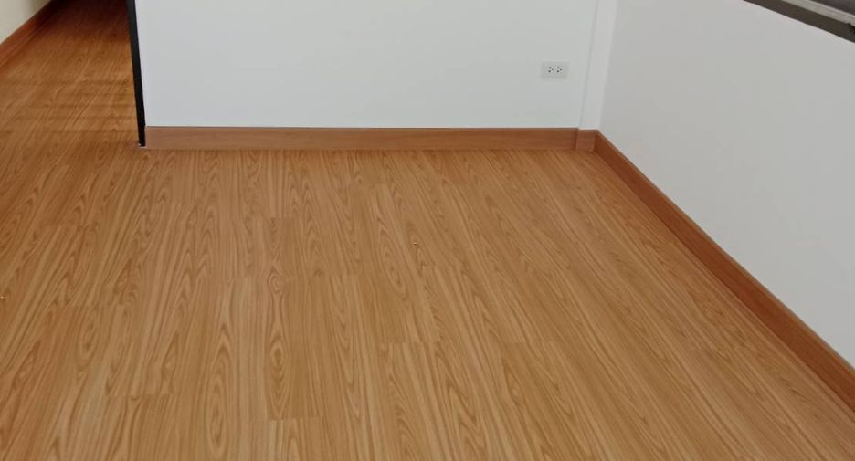 Haus zur Miete mit 3 Zimmer in Huai Khwang, Bangkok