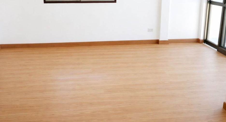 Haus zur Miete mit 3 Zimmer in Huai Khwang, Bangkok