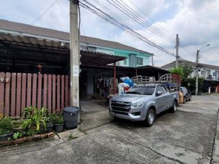 For sale 1 bed townhouse in Lat Krabang, Bangkok