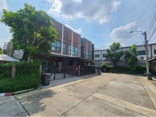 For sale 1 bed townhouse in Nong Khaem, Bangkok