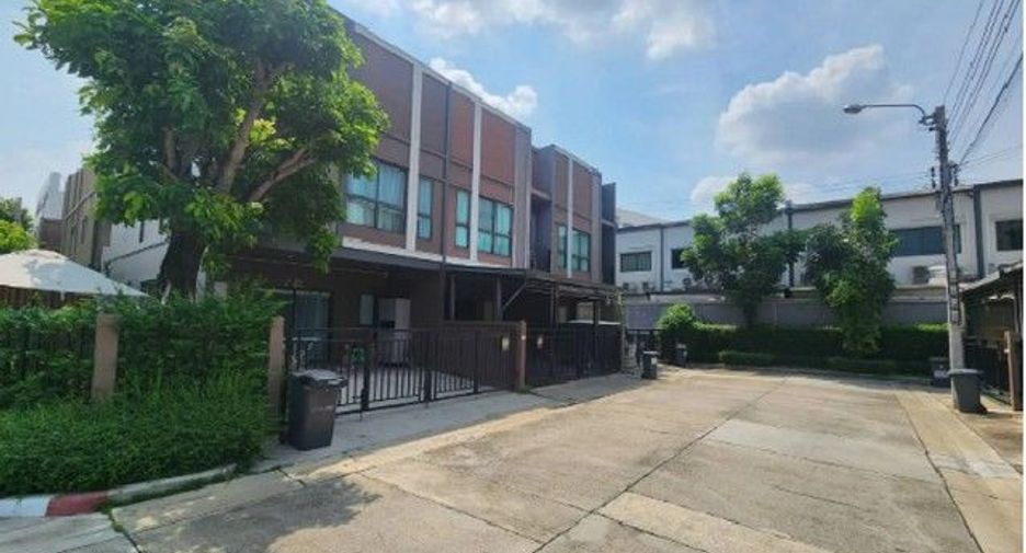 For sale 1 bed townhouse in Nong Khaem, Bangkok