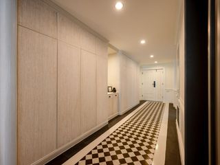 For sale 3 bedrooms condo in Khlong Toei, Bangkok
