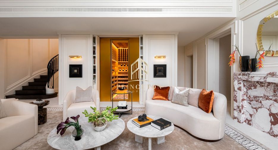 For sale 5 bedrooms house in Bang Kapi, Bangkok