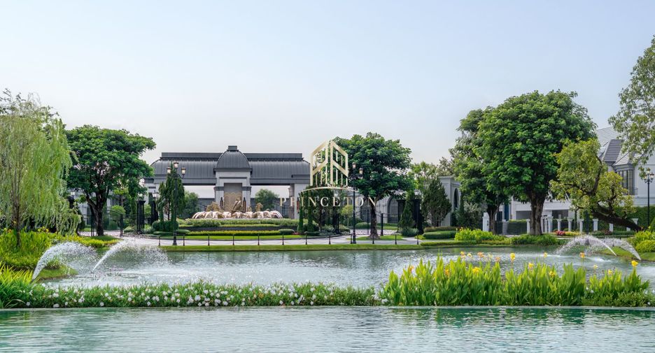 For sale 5 bedrooms house in Bang Kapi, Bangkok