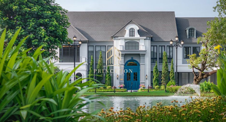 For sale 5 bedrooms house in Bang Kapi, Bangkok