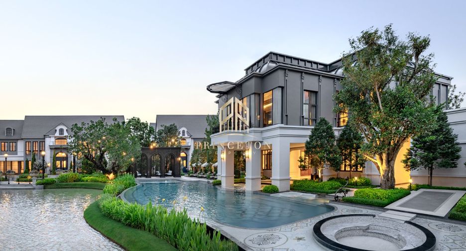 For sale 5 bedrooms house in Bang Kapi, Bangkok