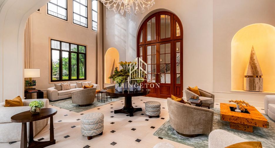 For sale 5 bedrooms house in Bang Kapi, Bangkok