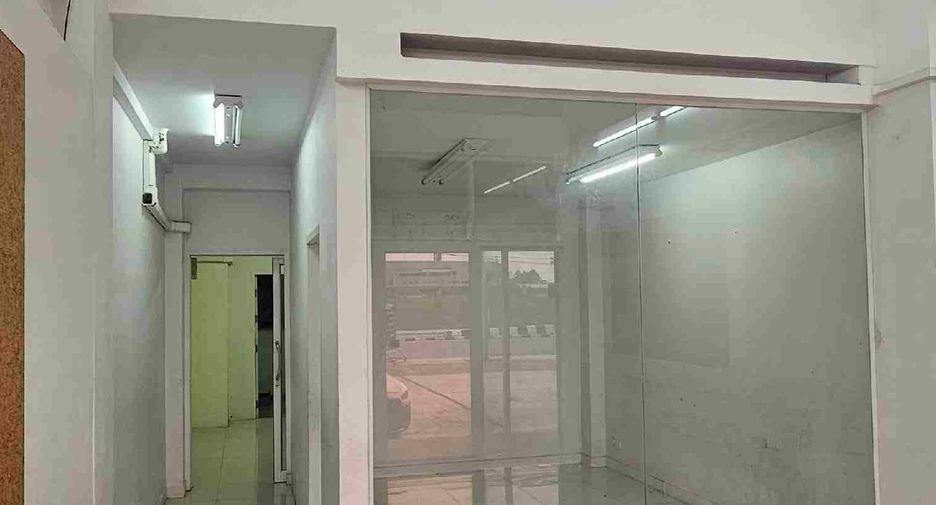 Gewerbefläche zum Kauf mit 3 Zimmer in Mueang Rayong, Rayong
