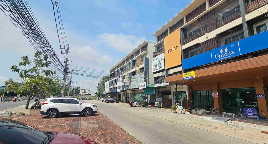 Gewerbefläche zum Kauf mit 3 Zimmer in Mueang Rayong, Rayong