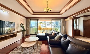 For rent 3 bedrooms apartment in Watthana, Bangkok