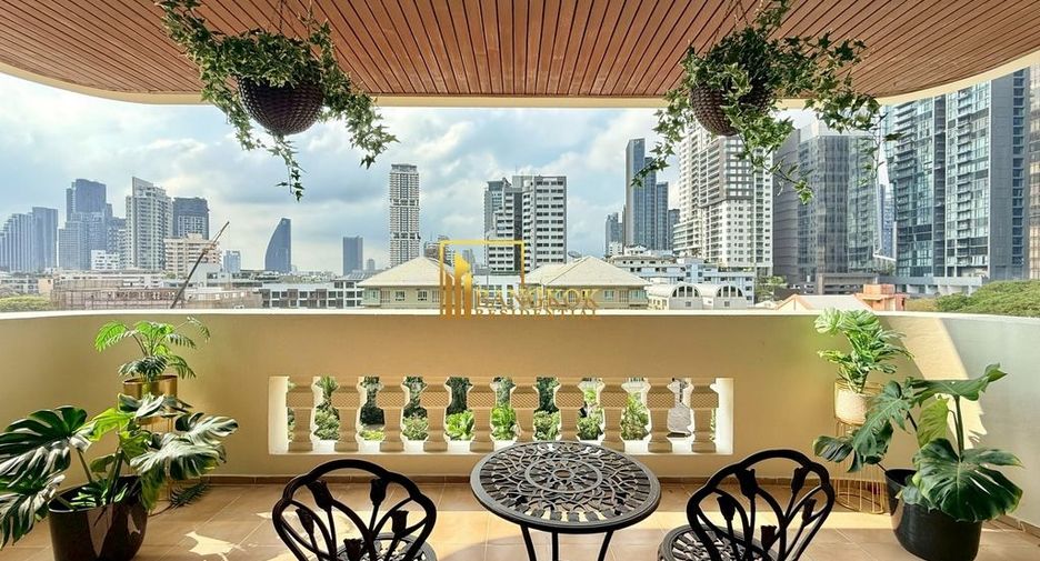 For rent 3 bedrooms apartment in Watthana, Bangkok