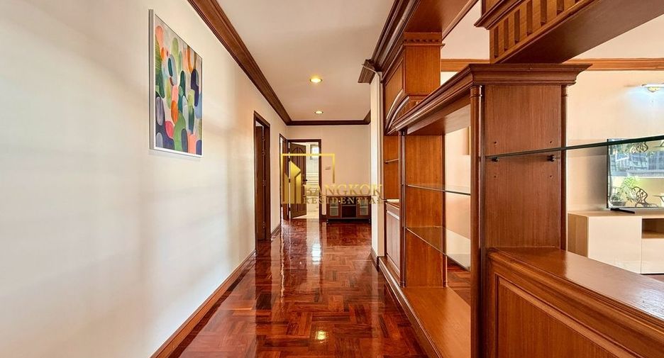 For rent 3 bedrooms apartment in Watthana, Bangkok
