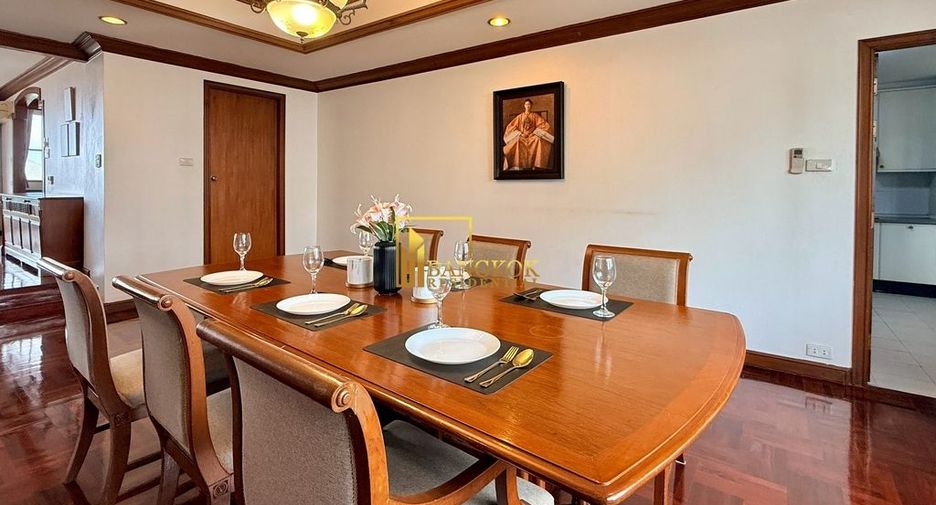 For rent 3 bedrooms apartment in Watthana, Bangkok