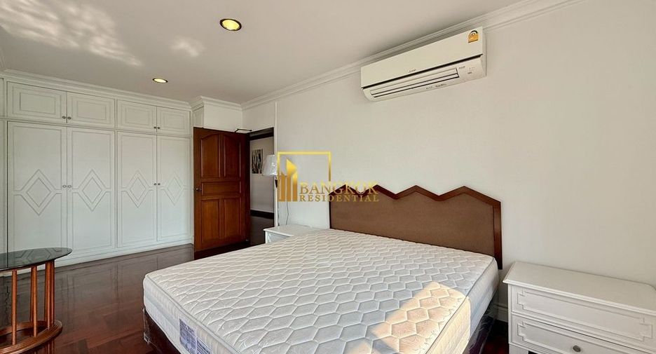 For rent 3 bedrooms apartment in Watthana, Bangkok