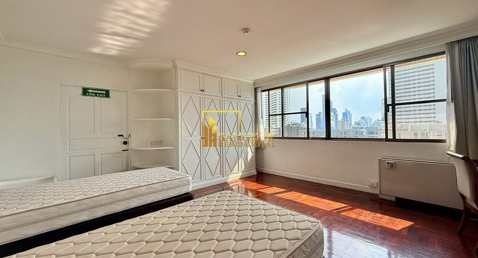 For rent 3 bedrooms apartment in Watthana, Bangkok