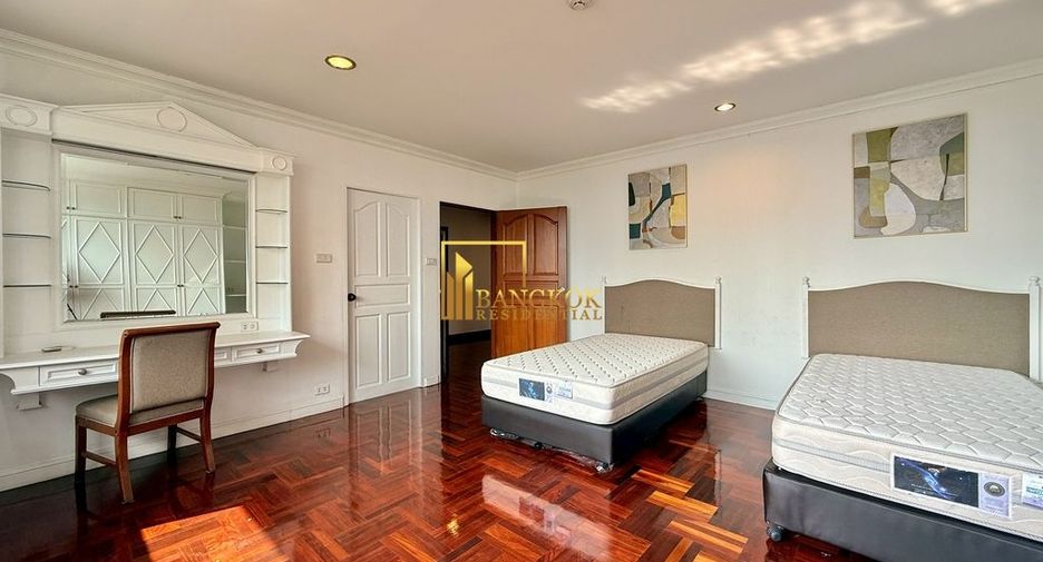 For rent 3 bedrooms apartment in Watthana, Bangkok