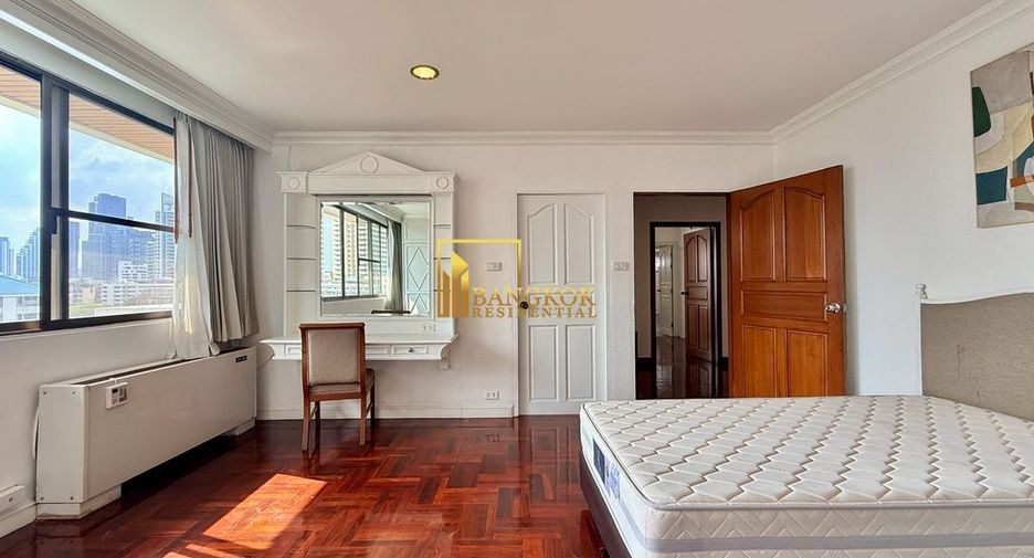 For rent 3 bedrooms apartment in Watthana, Bangkok