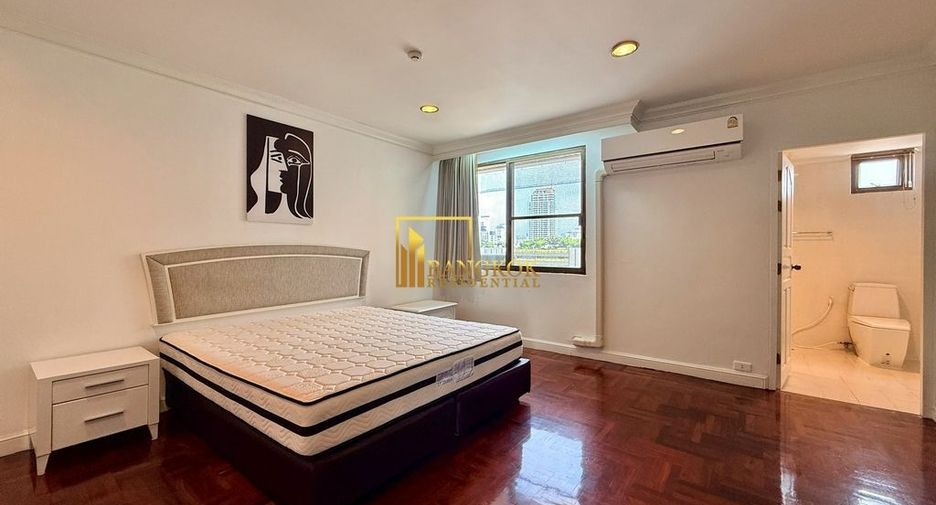 For rent 3 bedrooms apartment in Watthana, Bangkok