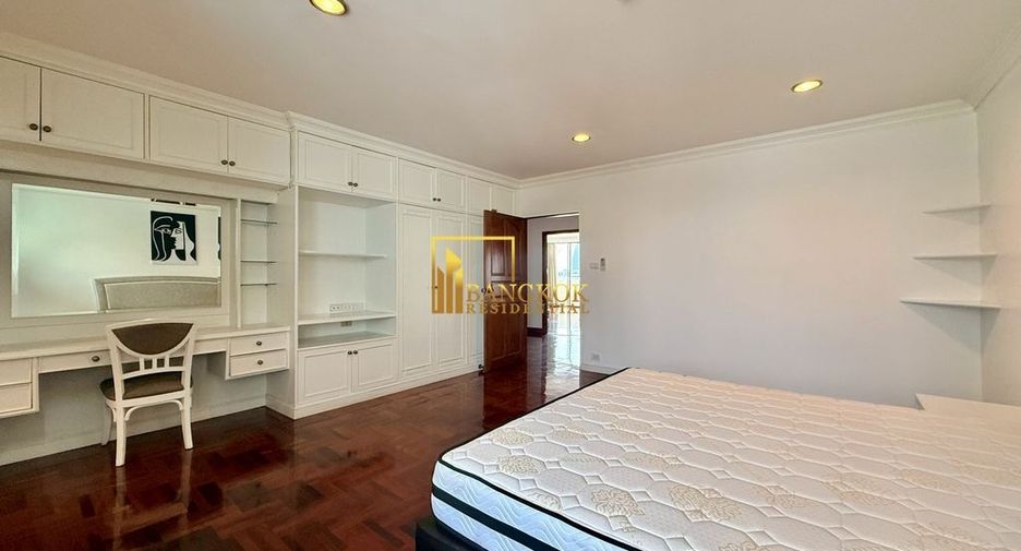 For rent 3 bedrooms apartment in Watthana, Bangkok