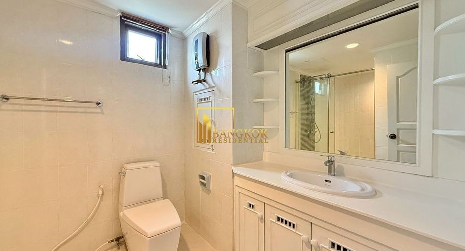 For rent 3 bedrooms apartment in Watthana, Bangkok
