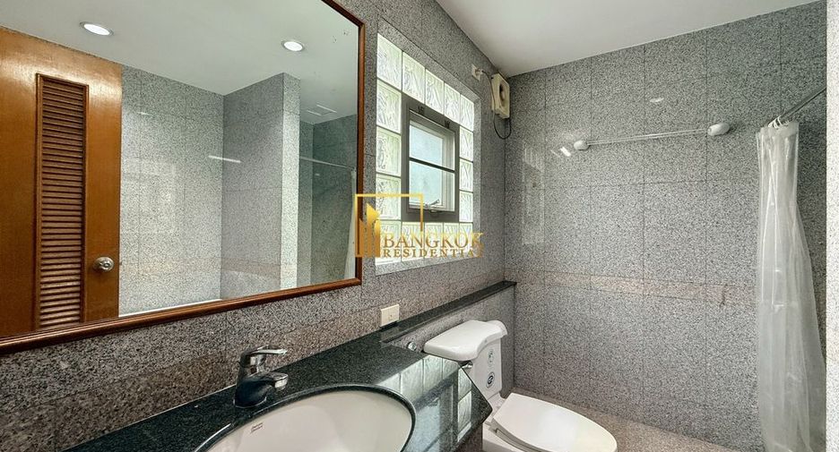 For rent 2 bedrooms apartment in Watthana, Bangkok