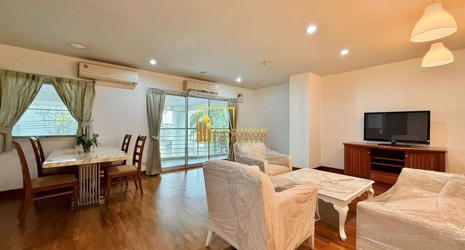 For rent 2 bedrooms apartment in Watthana, Bangkok