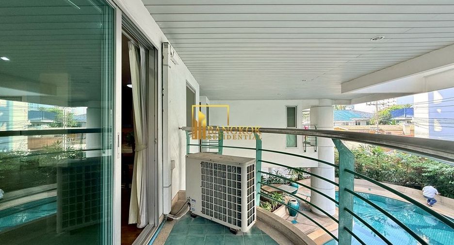 For rent 2 bedrooms apartment in Watthana, Bangkok