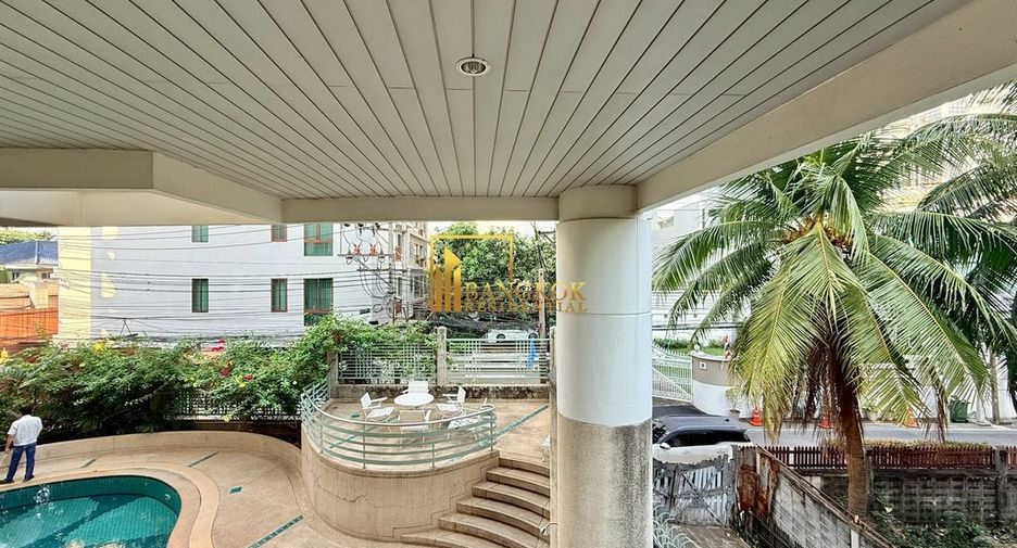 For rent 2 bedrooms apartment in Watthana, Bangkok