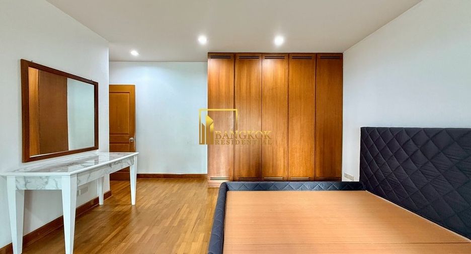 For rent 2 bedrooms apartment in Watthana, Bangkok