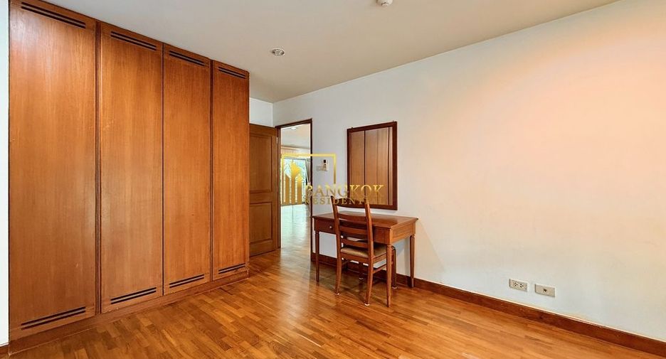 For rent 2 bedrooms apartment in Watthana, Bangkok