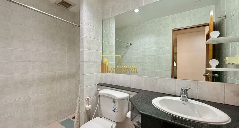 For rent 2 bedrooms apartment in Watthana, Bangkok