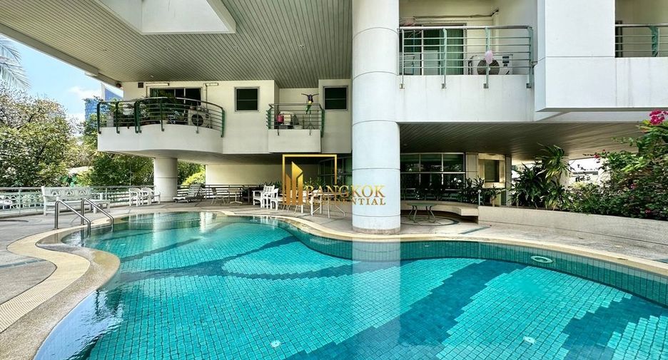 For rent 2 bedrooms apartment in Watthana, Bangkok