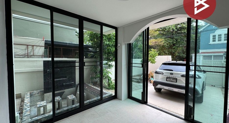 For sale 3 bedrooms house in Lat Krabang, Bangkok