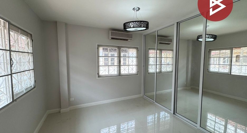 For sale 3 bedrooms house in Lat Krabang, Bangkok