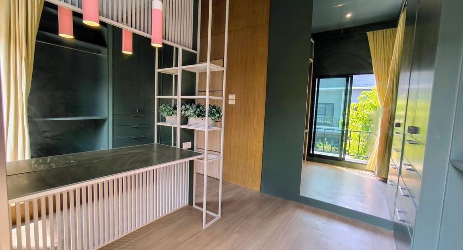 For sale 3 bedrooms townhouse in Bang Phli, Samut Prakan