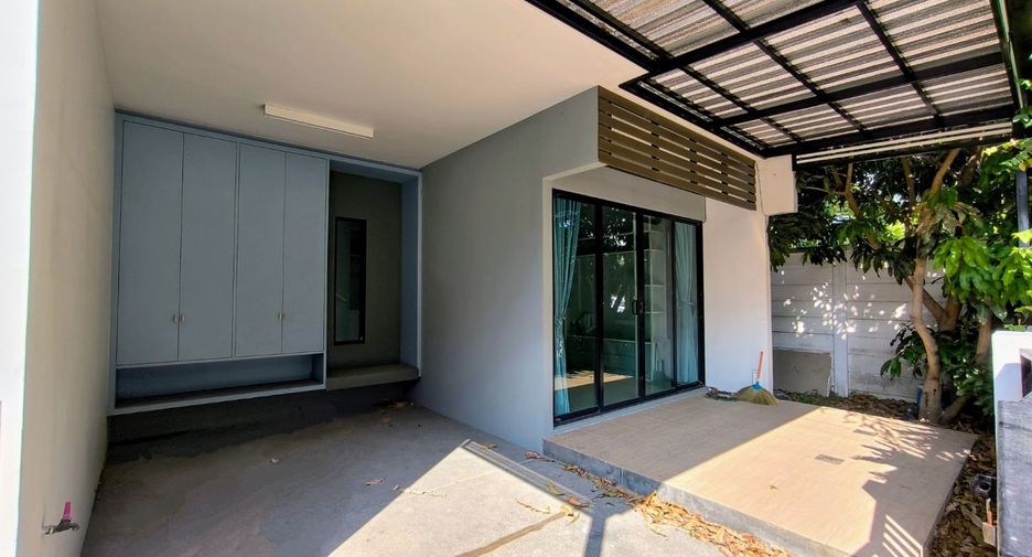 For sale 3 bedrooms townhouse in Bang Phli, Samut Prakan