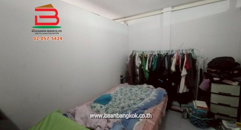 For sale 2 ベッドルーム townhouse in Saphan Sung, Bangkok
