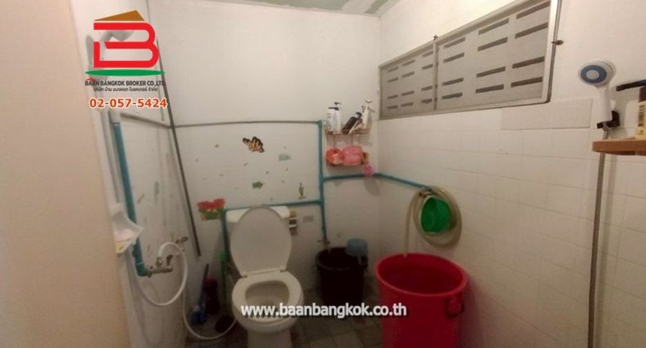 For sale 2 ベッドルーム townhouse in Saphan Sung, Bangkok