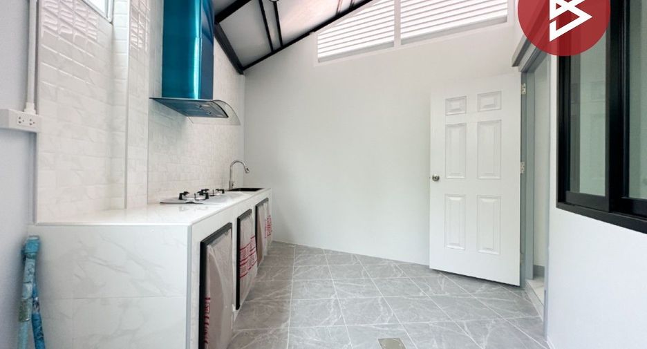 Reihenhaus zum Kauf mit 1 Zimmer in Mueang Chon Buri, Chonburi