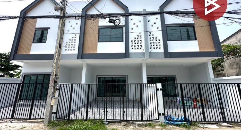 Reihenhaus zum Kauf mit 1 Zimmer in Mueang Chon Buri, Chonburi