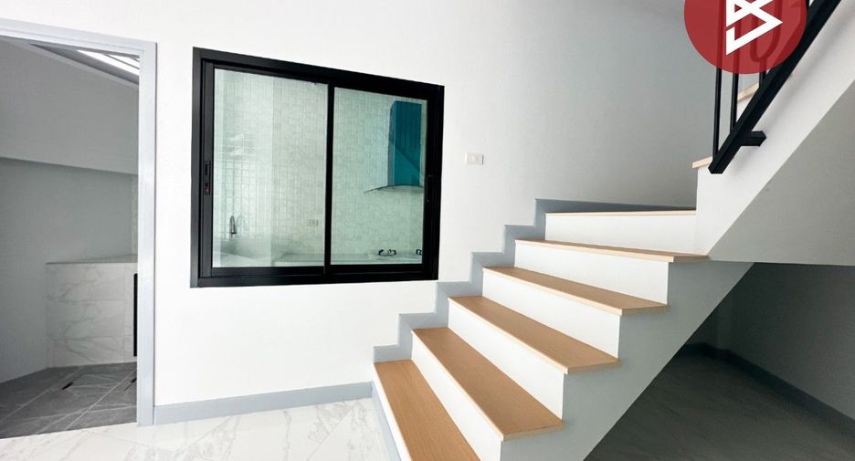 Reihenhaus zum Kauf mit 1 Zimmer in Mueang Chon Buri, Chonburi