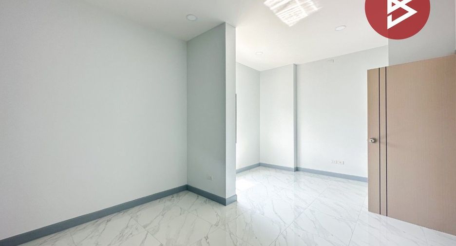 Reihenhaus zum Kauf mit 1 Zimmer in Mueang Chon Buri, Chonburi