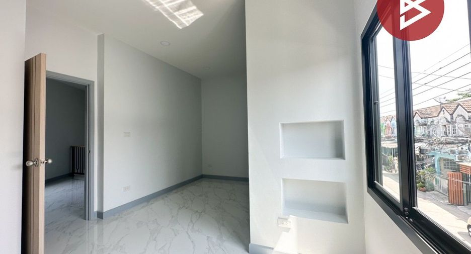 Reihenhaus zum Kauf mit 1 Zimmer in Mueang Chon Buri, Chonburi