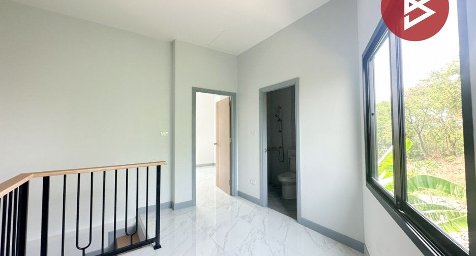 Reihenhaus zum Kauf mit 1 Zimmer in Mueang Chon Buri, Chonburi