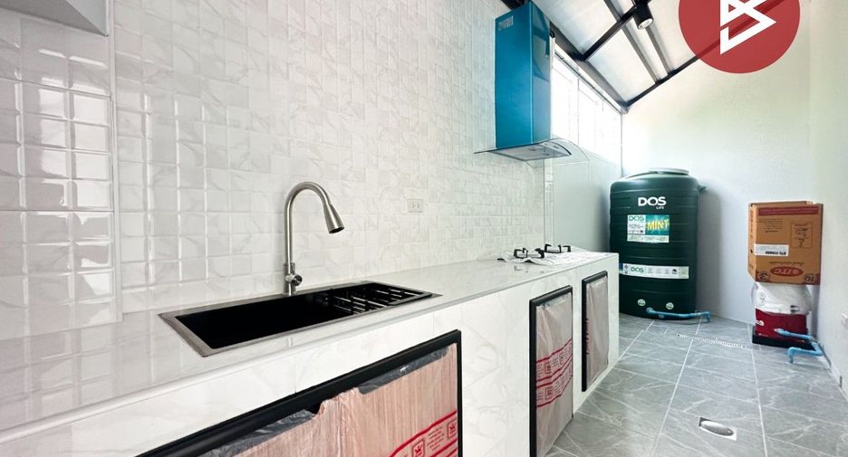 Reihenhaus zum Kauf mit 1 Zimmer in Mueang Chon Buri, Chonburi