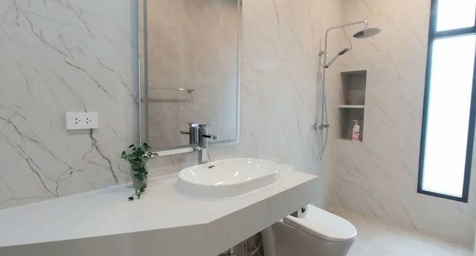 For sale 3 bedrooms villa in Bang Lamung, Chonburi