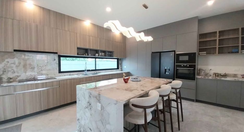 For sale 3 bedrooms villa in Bang Lamung, Chonburi
